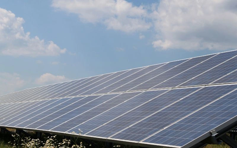 Factors Influencing Photovoltaic Cell Efficiency