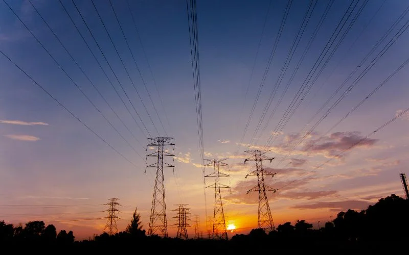 What Causes Sag in Transmission Lines?